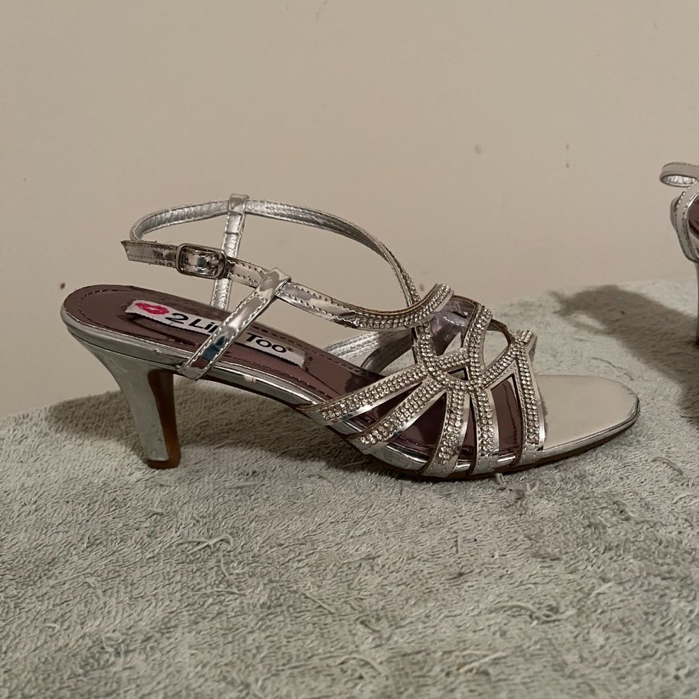 Shoes - Picture 4 of 4